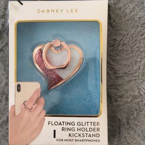 Floating glitter ring holder kickstand.